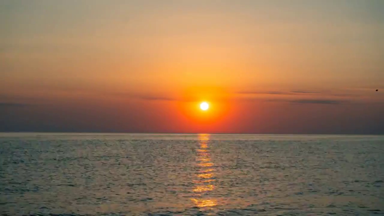 夏天青海湖日出延时风光视频素材