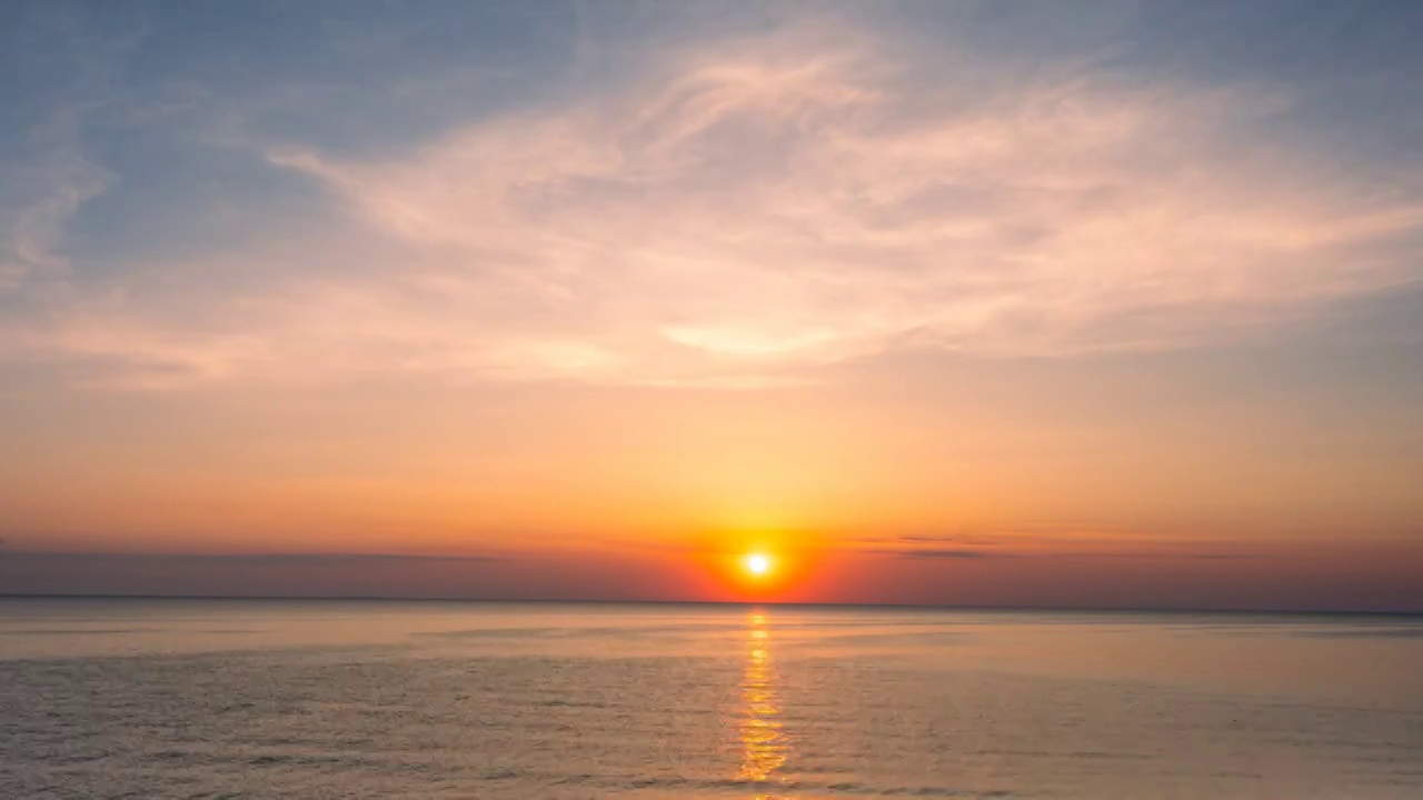 夏天青海湖日出延时风光视频素材