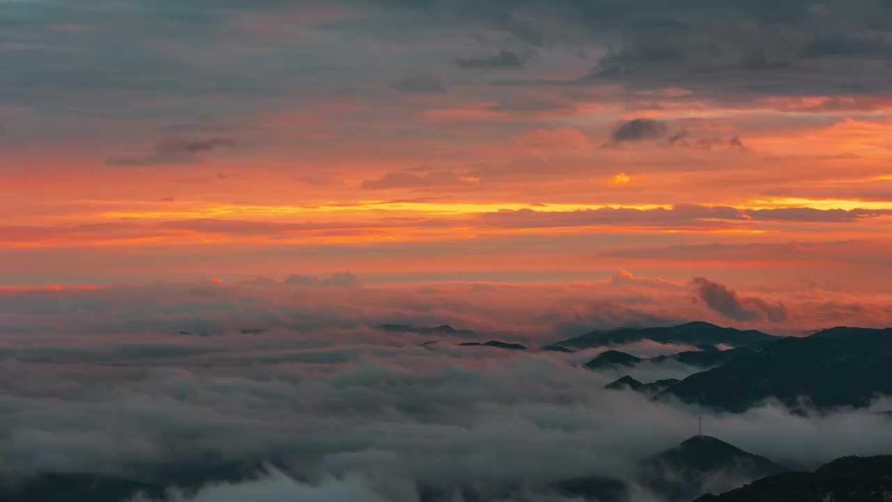 河南云台山橘红色的落日云海视频素材