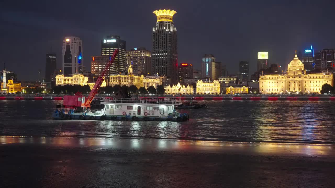 上海外滩万国建筑群夜景全景 摇运镜视频素材