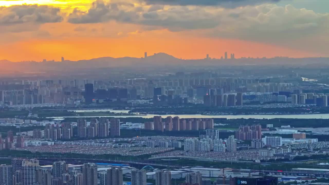 苏州金鸡湖景区傍晚航拍，晚霞视频素材