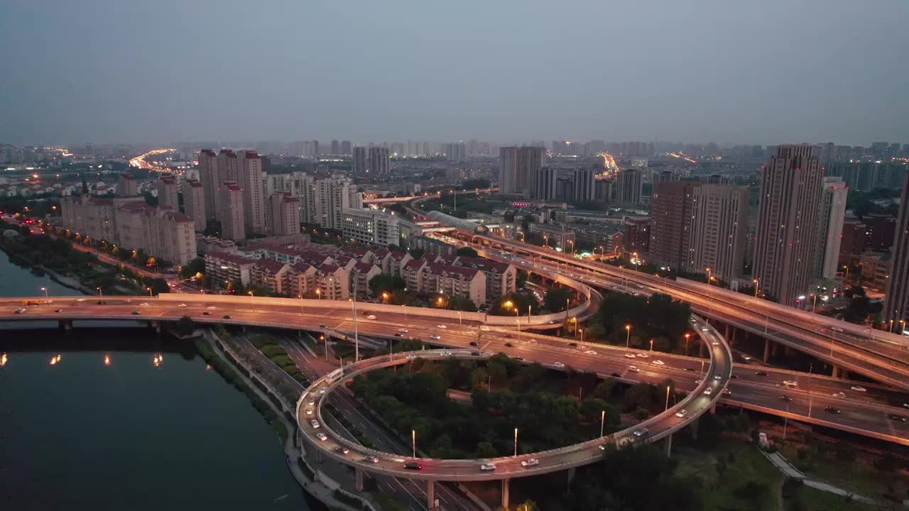 天津海河海津大桥沿岸城市建筑日落风光航拍视频素材