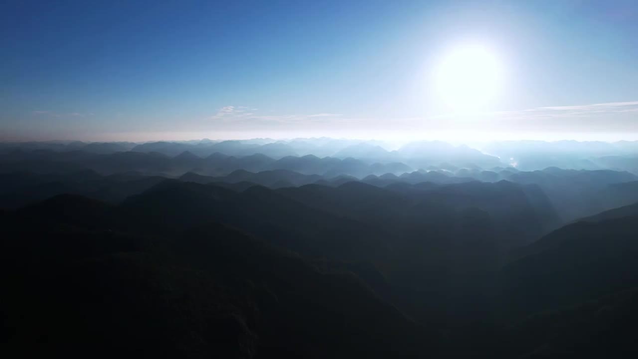 湖北 襄阳 香水河 景区 航拍 山 日出 山脉 丁达尔光视频素材