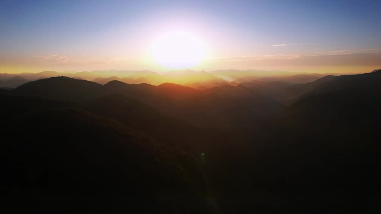 湖北 襄阳 香水河 景区 航拍 山 日出 山脉 丁达尔光视频素材