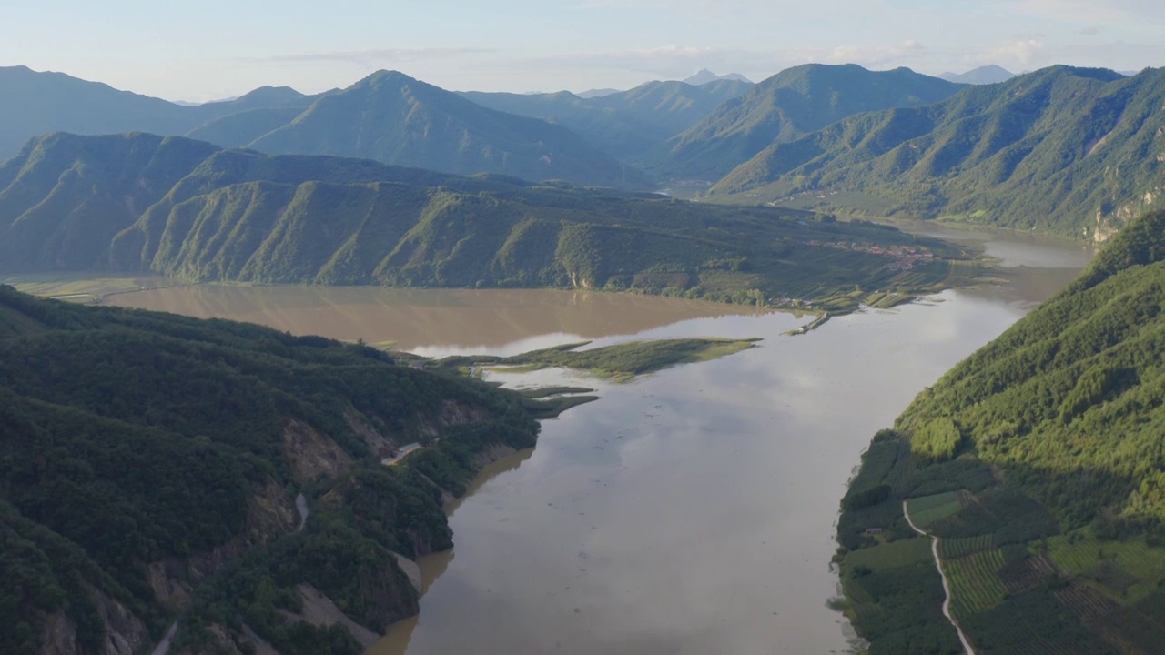 航拍集安市浑江风光视频素材