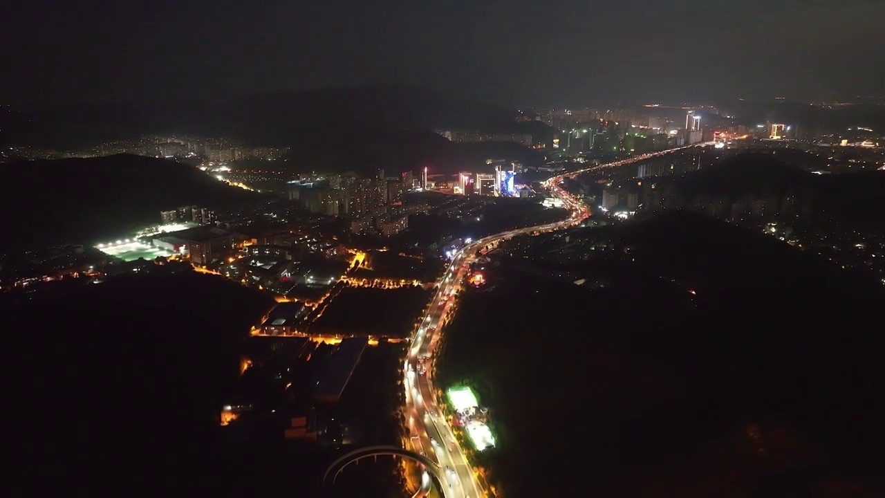 中国山东济南二环南高架路夜景航拍视频素材