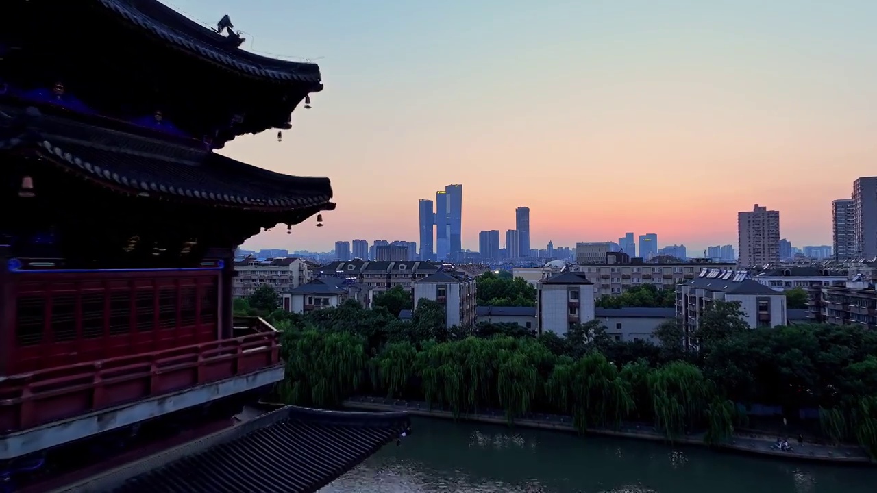 航拍江苏省南京市赏心亭夜景 古建筑视频素材