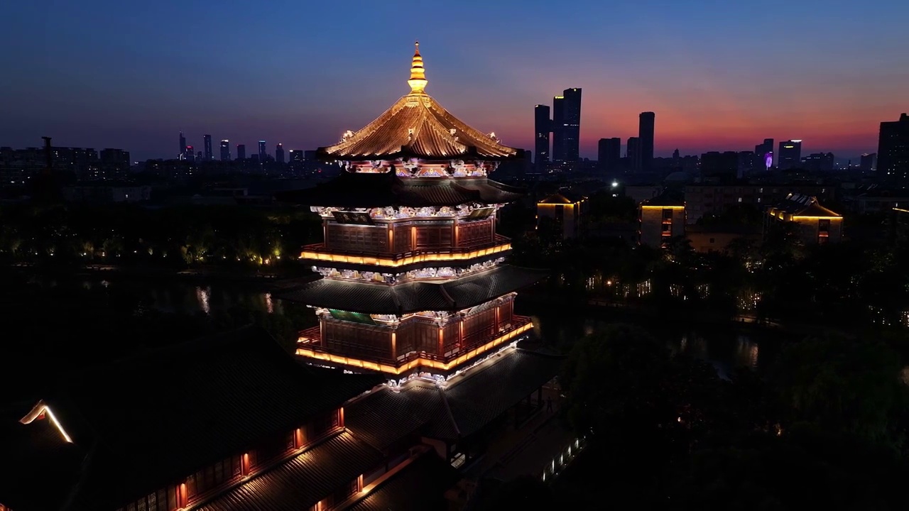 航拍江苏省南京市赏心亭夜景 古建筑视频素材