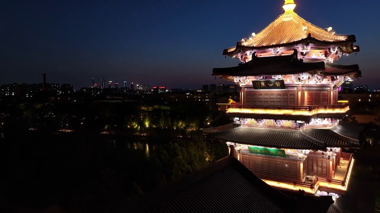 航拍江苏省南京市赏心亭夜景 古建筑视频素材