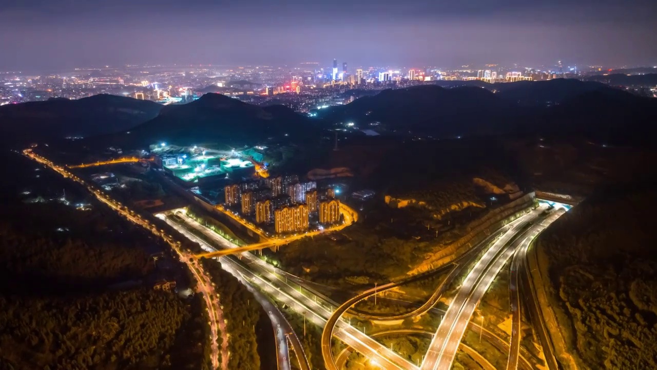 中国山东济南搬倒井立交桥夜景延时航拍视频素材