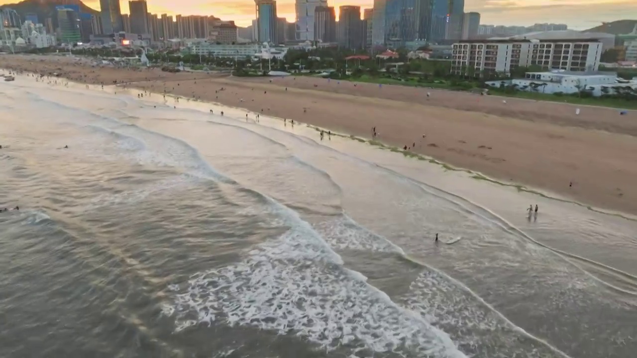 青岛石老人海水浴场日落航拍视频素材