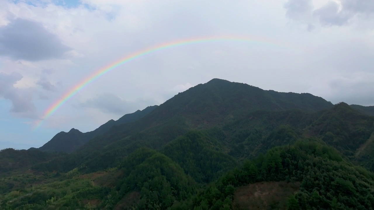 浙江临安大明山彩虹航拍视频素材