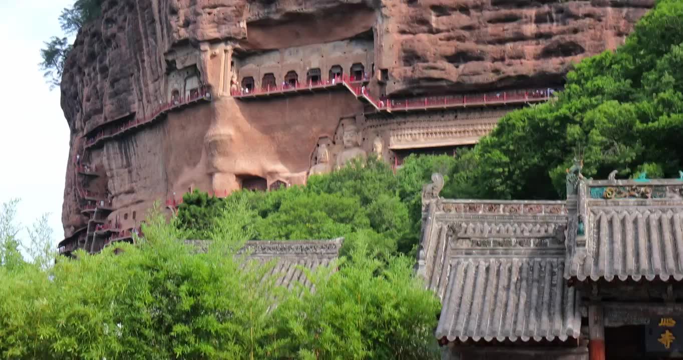 甘肃天水麦积山石窟全景视频素材