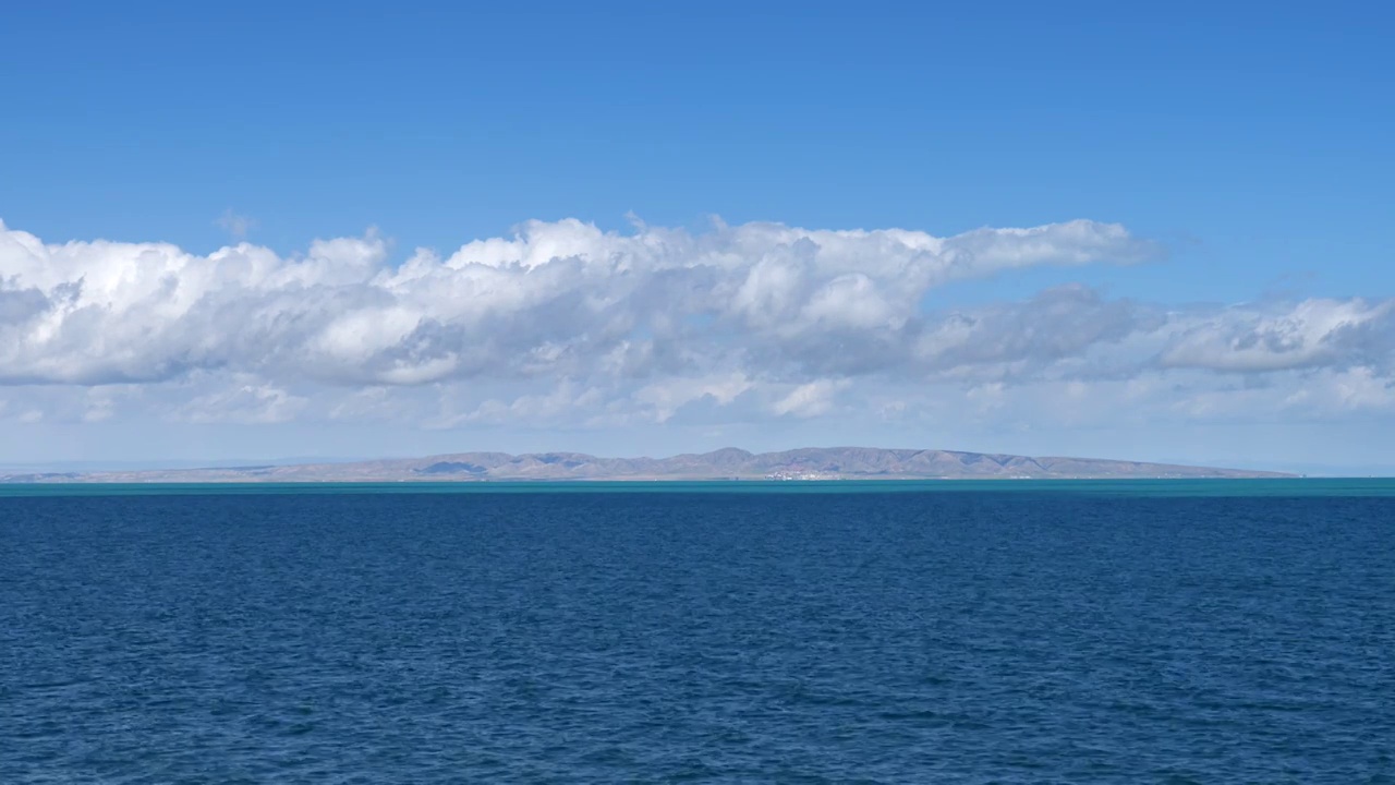 清澈的海面湖面背景青海湖视频素材