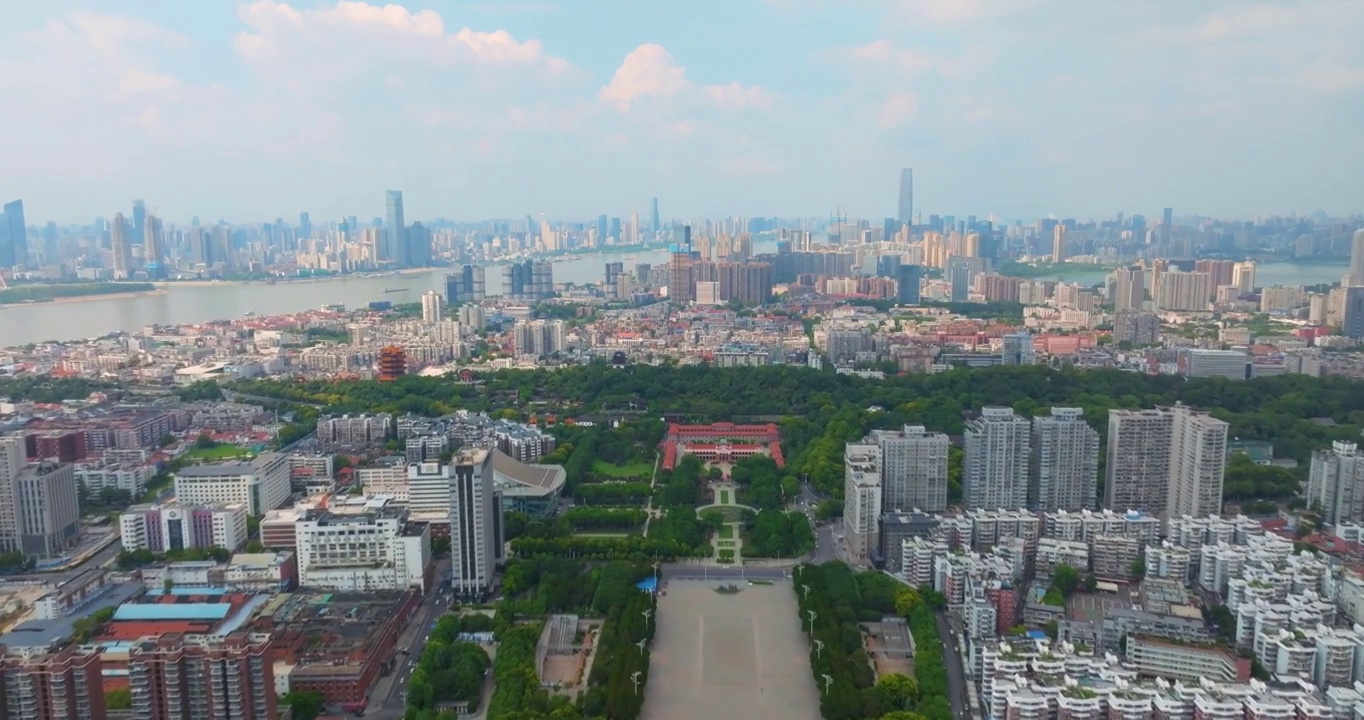 武汉夏日城市地标和天际线风光视频素材