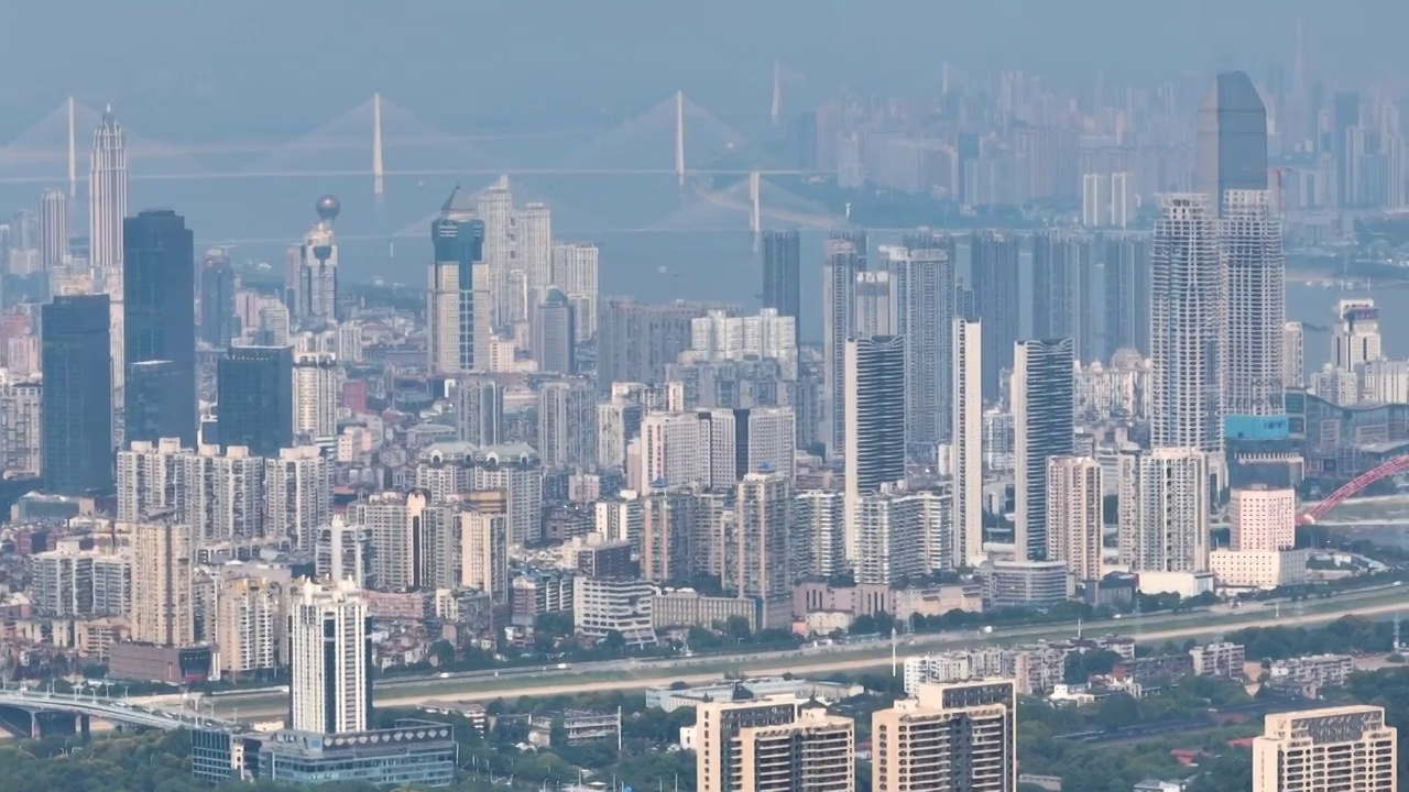 武汉夏日城市地标和天际线风光视频素材