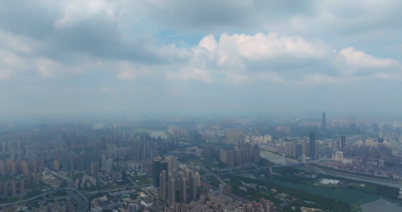 武汉夏日城市地标和天际线风光视频素材