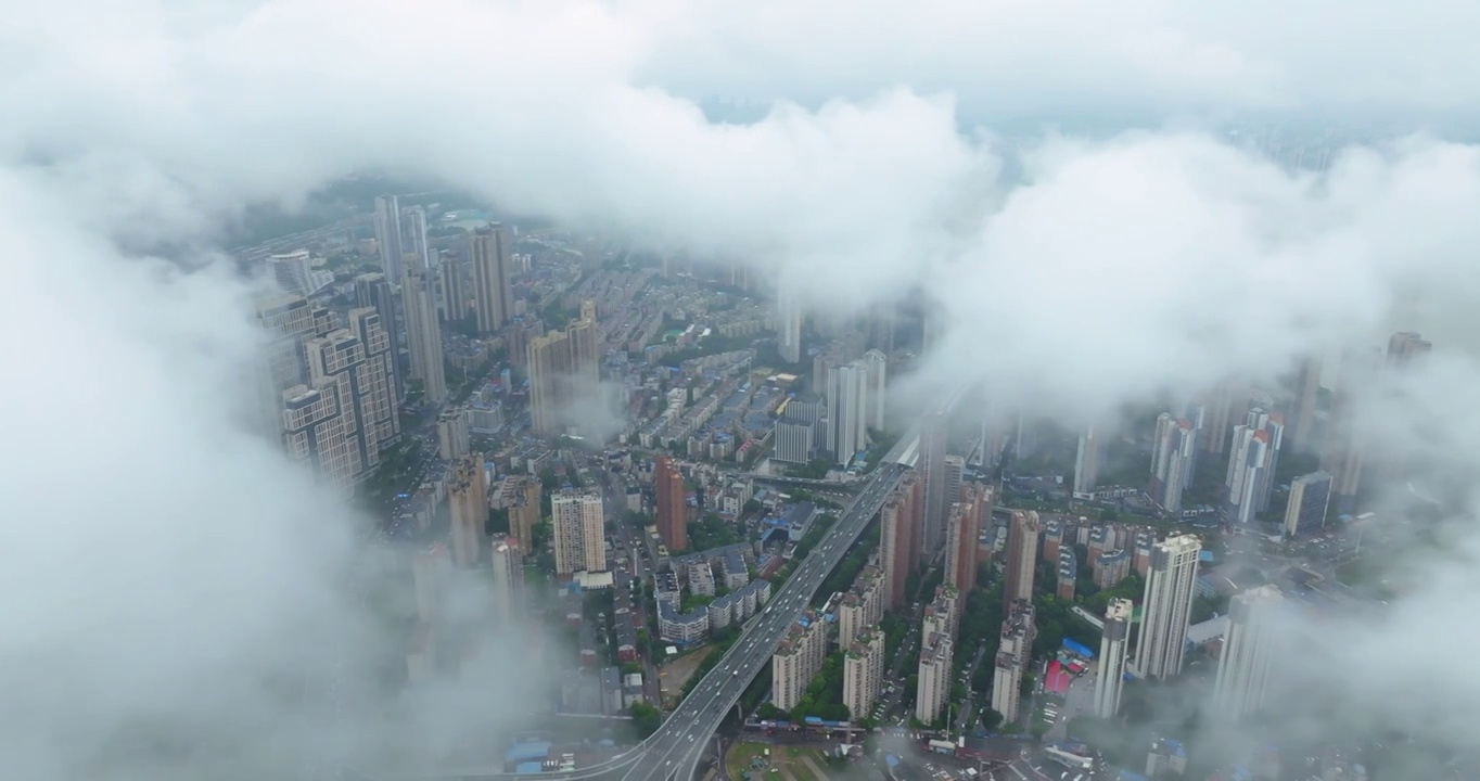 武汉夏日城市地标和天际线风光视频素材