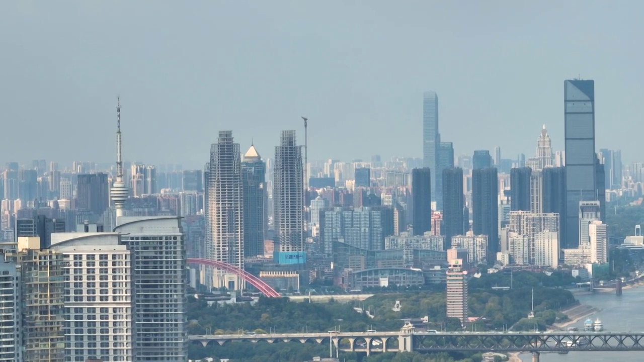 武汉夏日城市地标和天际线风光视频素材