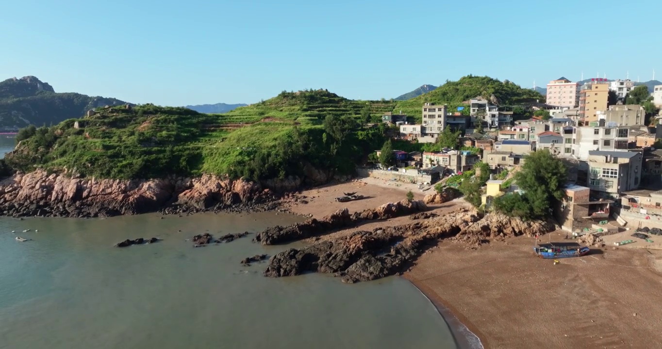 大海 海滩 岛 海浪 渔船 风景视频素材