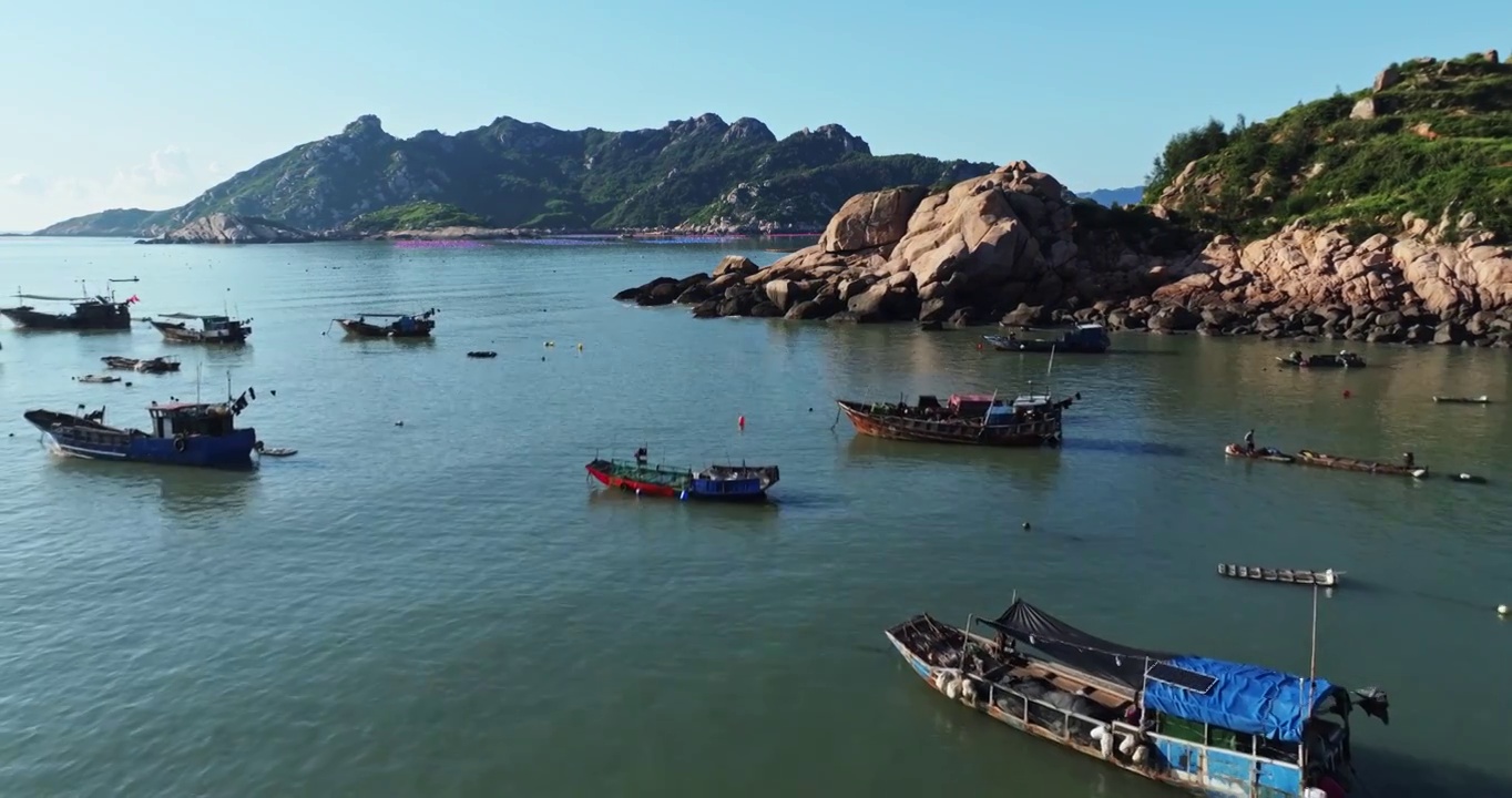 大海 海滩 岛 海浪 渔船 风景视频素材