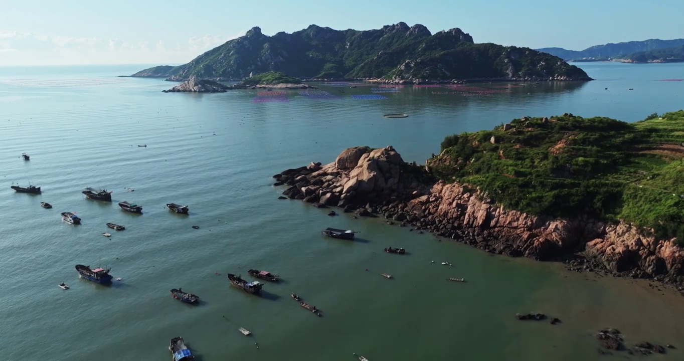 大海 海滩 岛 海浪 渔船 风景视频素材