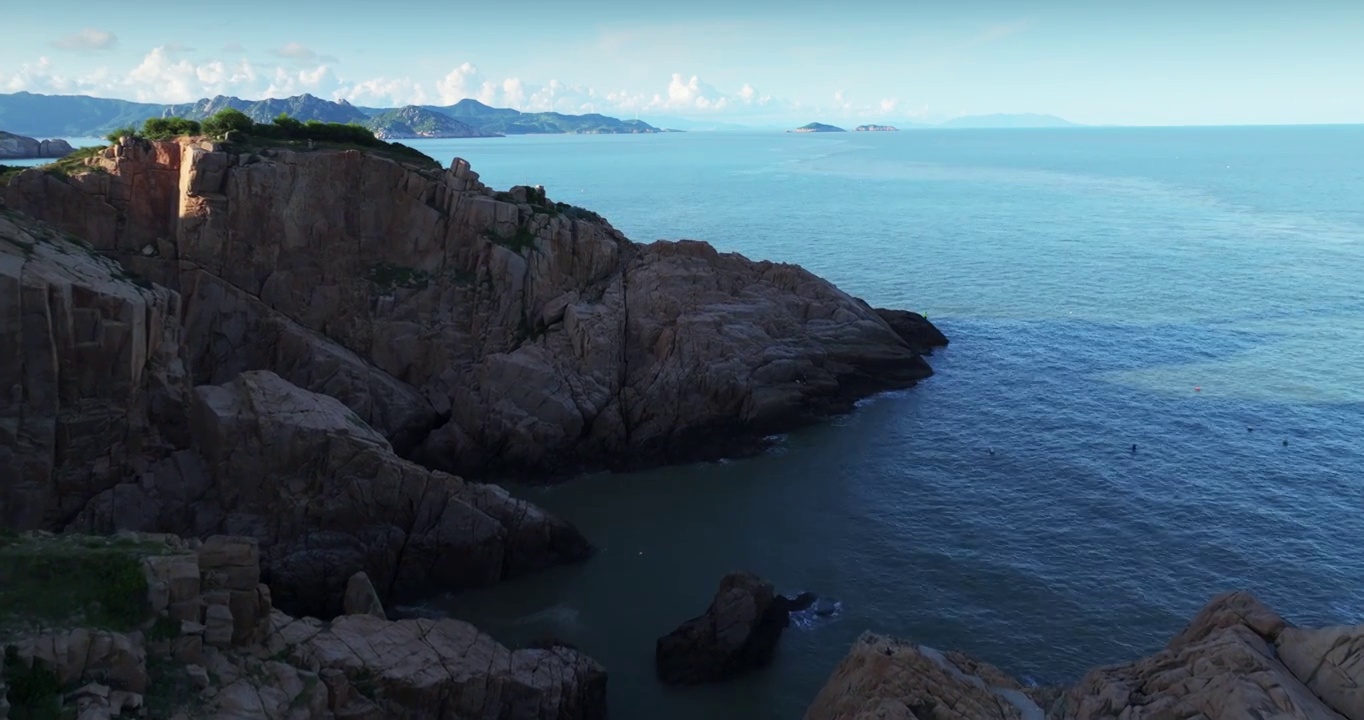 大海 海滩 岛 海浪 渔船 风景视频素材