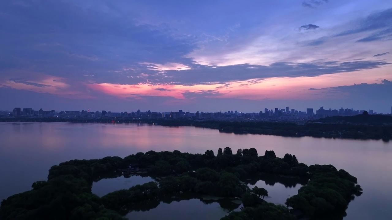 杭州西湖日出宁静蓝调时刻视频素材