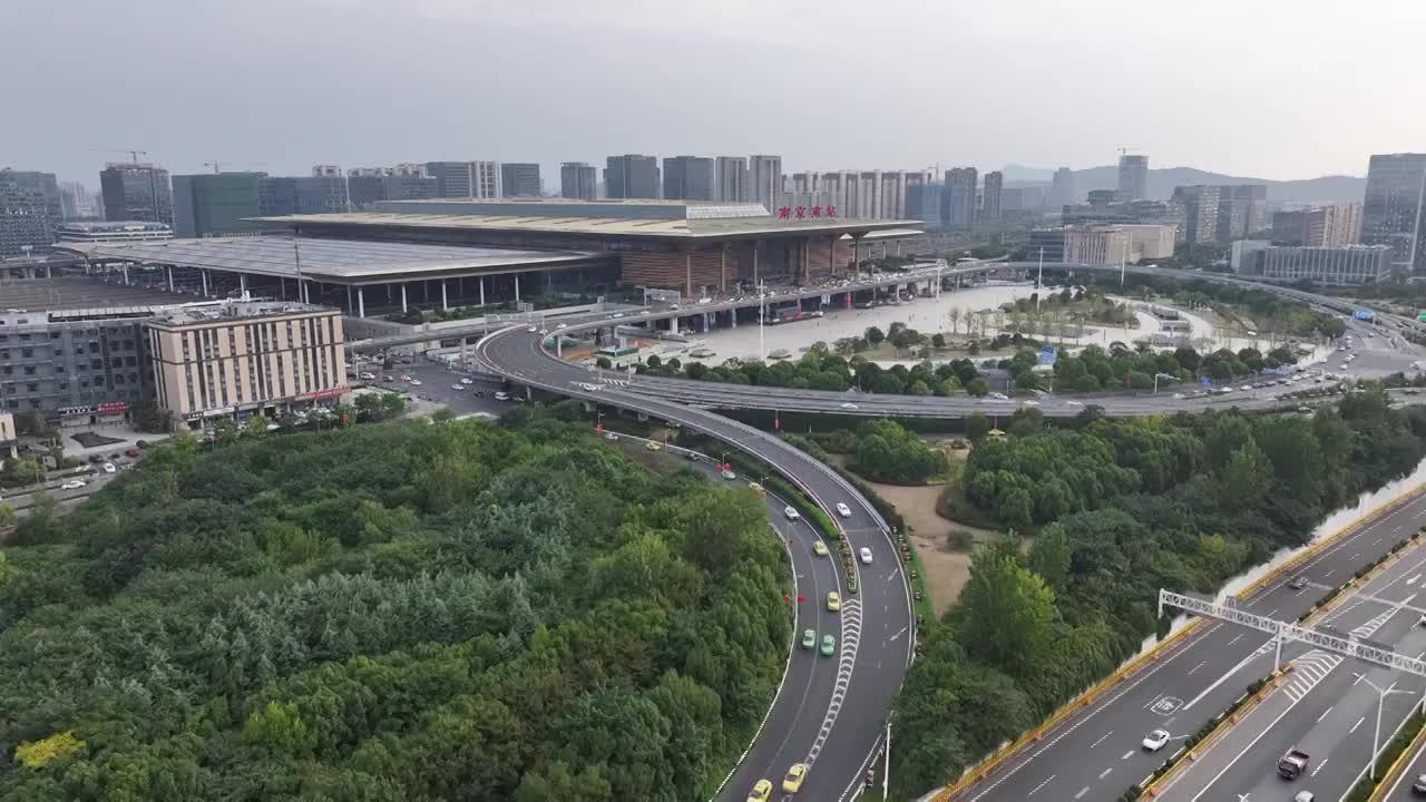 南京南站北广场，江苏南京视频素材