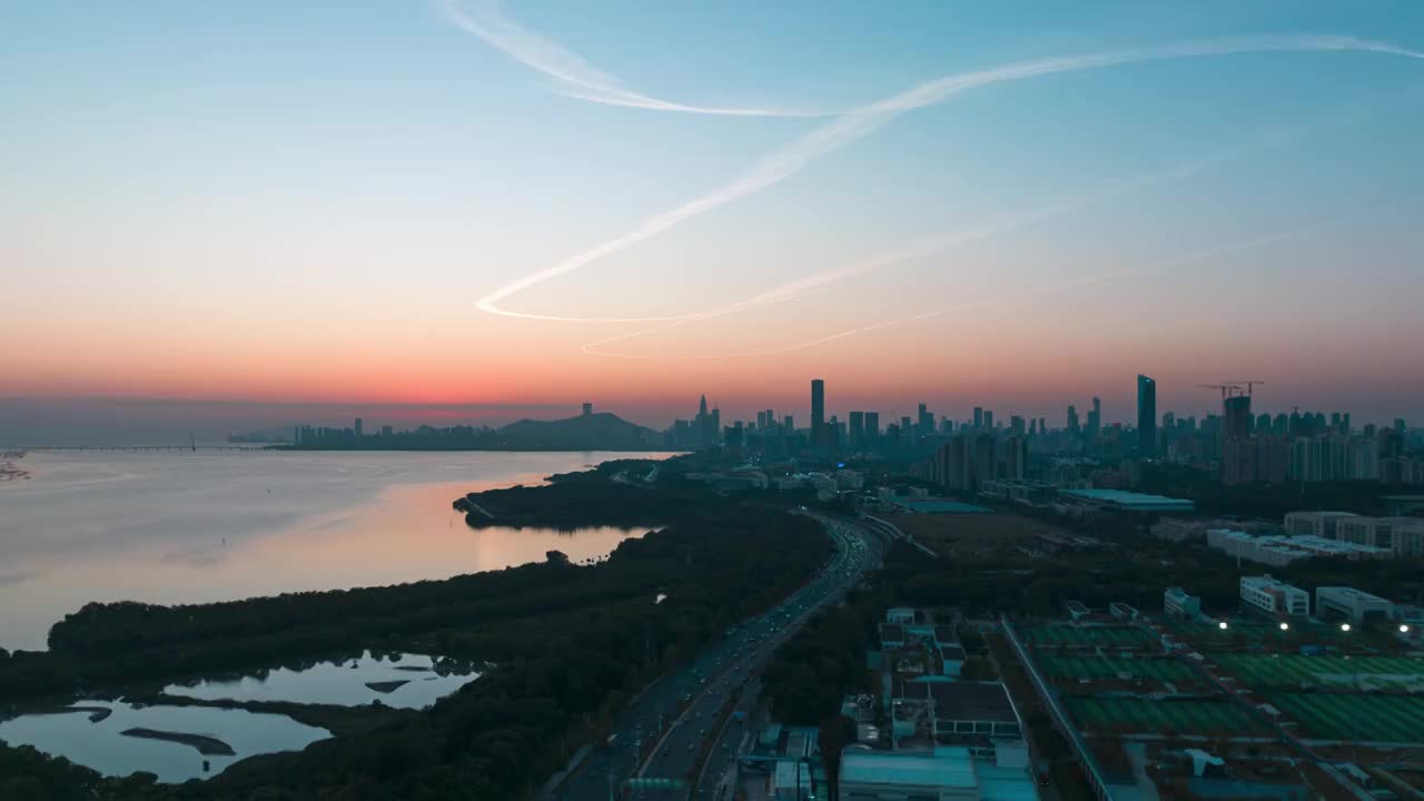 深圳深圳湾滨海大道夜景晚霞车流航拍延时视频素材