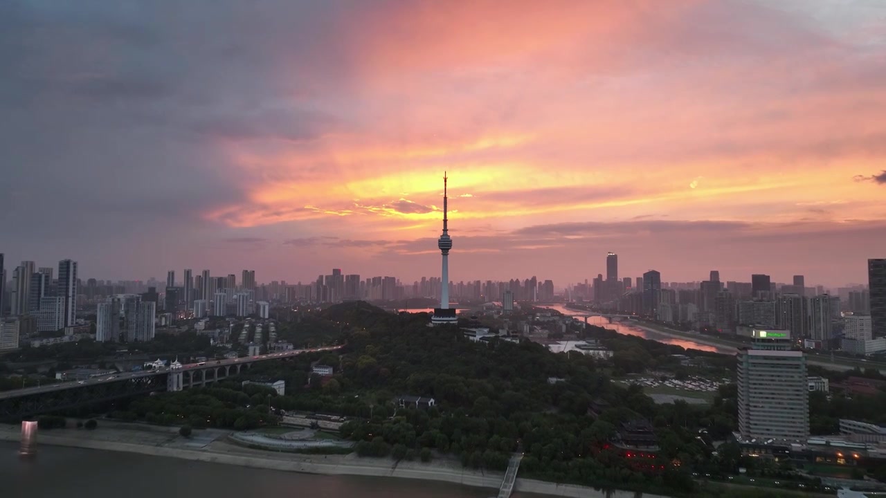 航拍湖北武汉龟山电视塔夕阳晚霞景观视频素材