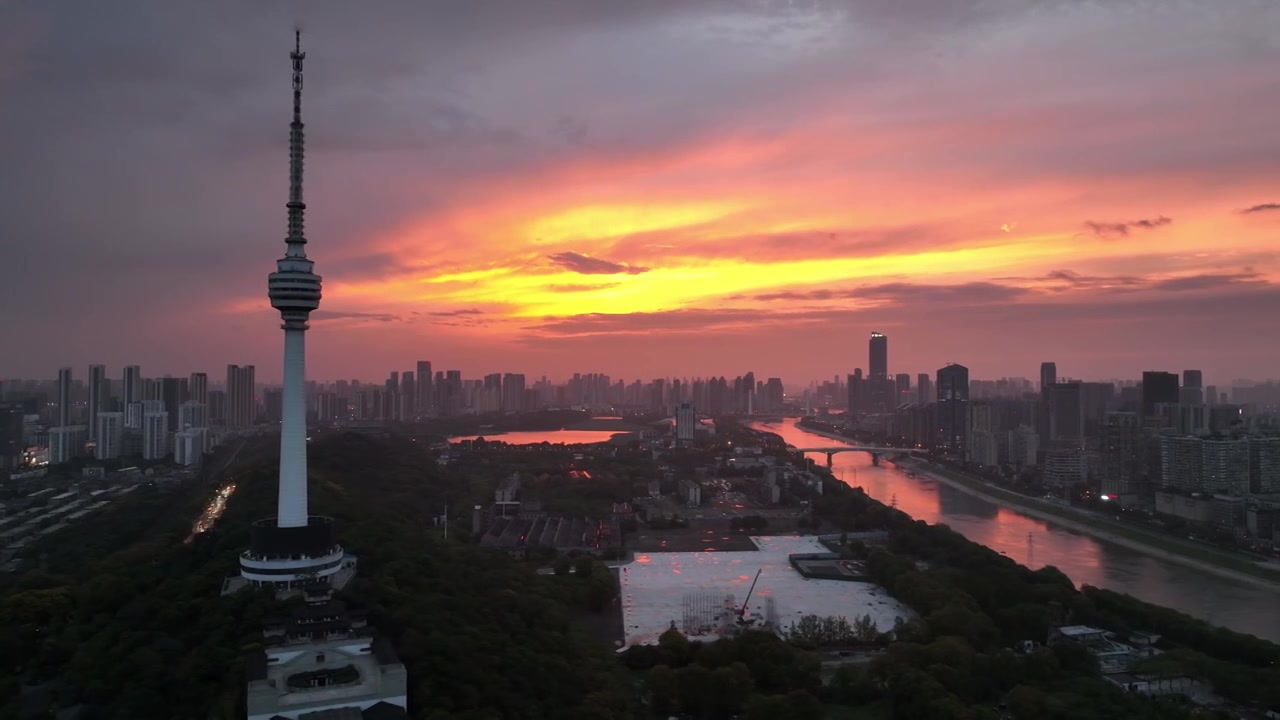 航拍湖北武汉龟山电视塔夕阳晚霞景观视频素材