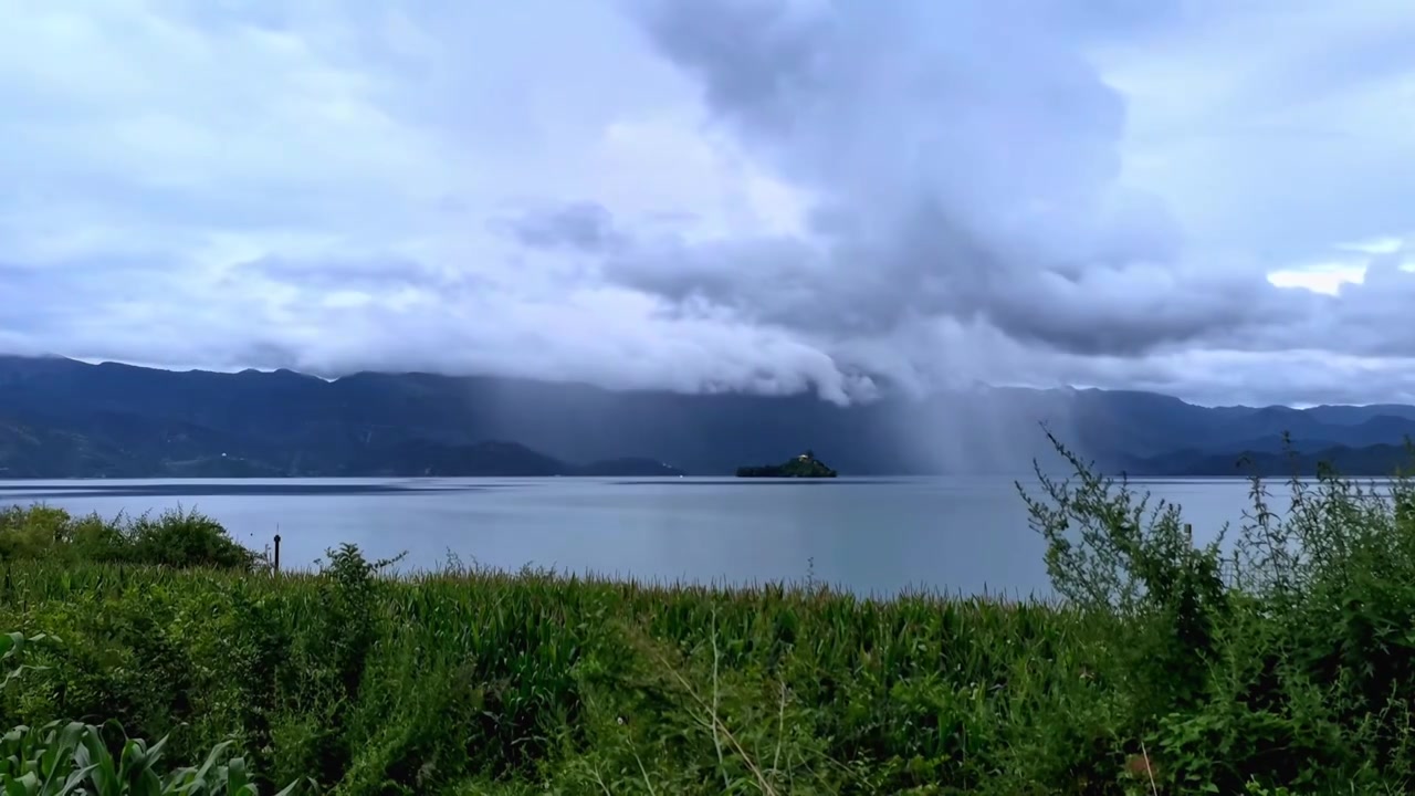 泸沽湖王妃岛延时摄影视频素材