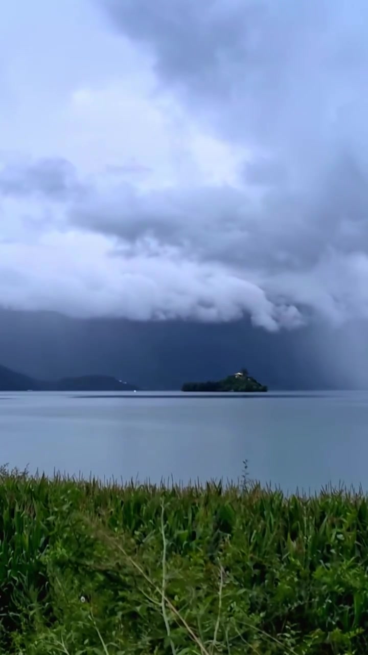 泸沽湖王妃岛延时摄影视频素材