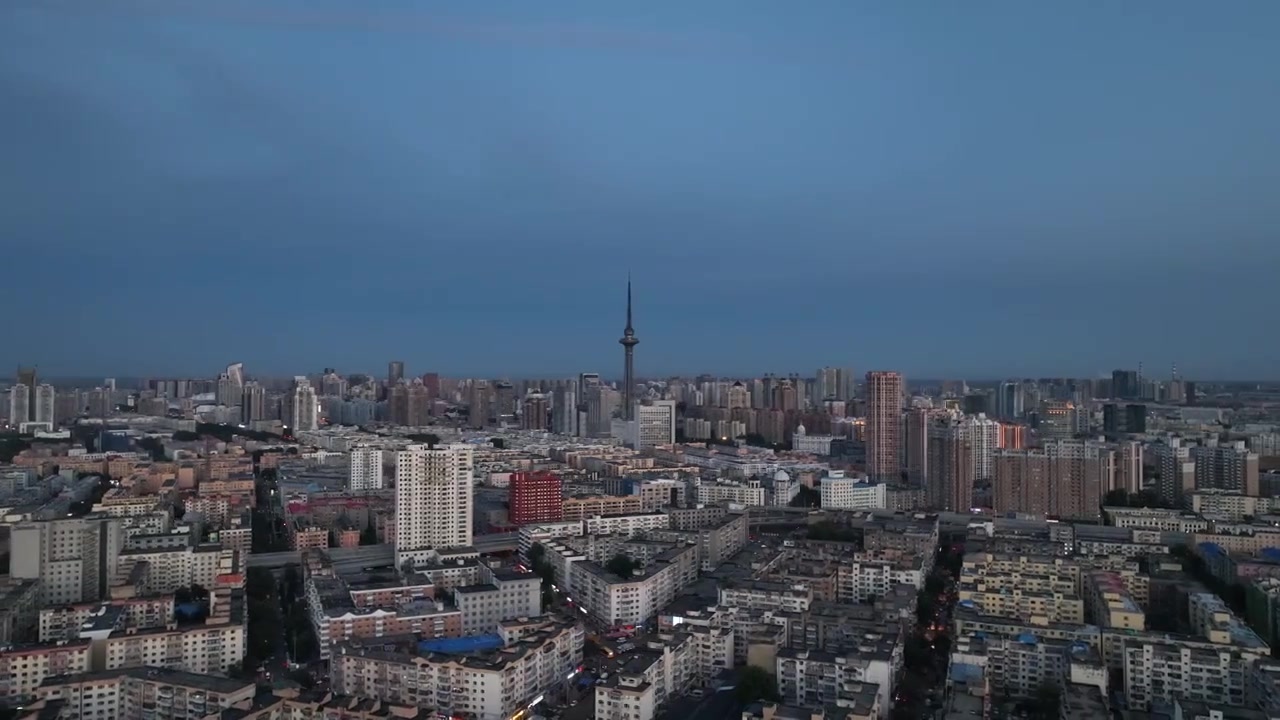 航拍黑龙江哈尔滨龙塔城市天际线夜景视频素材