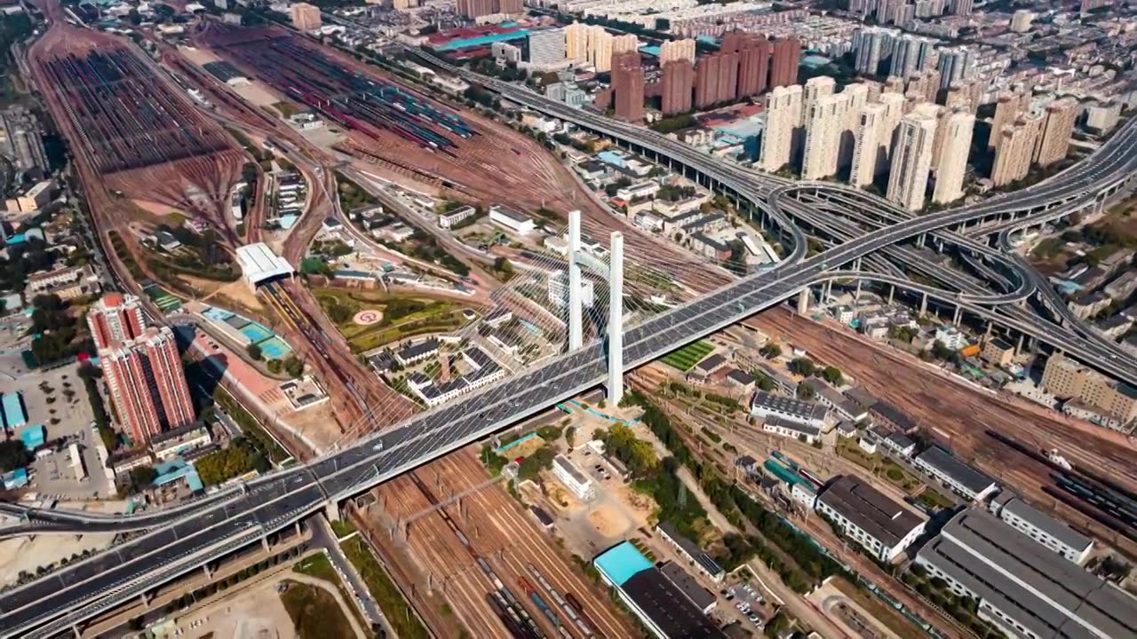 河南郑州农业路大桥京广线郑州北站航拍城市风景视频素材