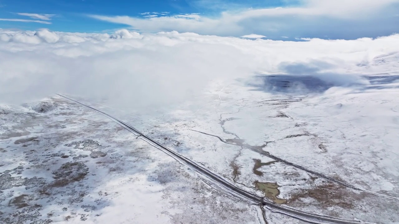 航拍阿里216国道羌塘无人区雪后云景风光视频素材