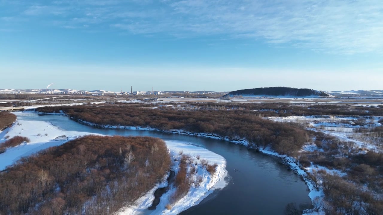 航拍呼伦贝尔海拉尔河湿地雪景视频素材