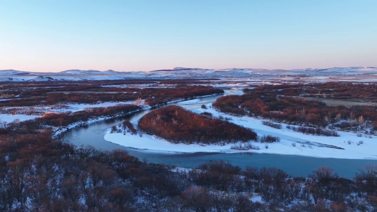 航拍呼伦贝尔海拉尔河湿地雪景视频素材