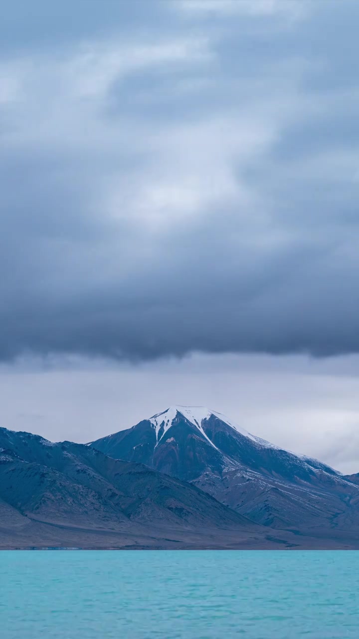 阿里黑石北湖和雪山白昼延迟风光视频素材