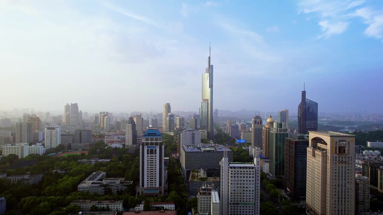 中国江苏南京紫峰大厦城市天际线黄昏风光视频素材