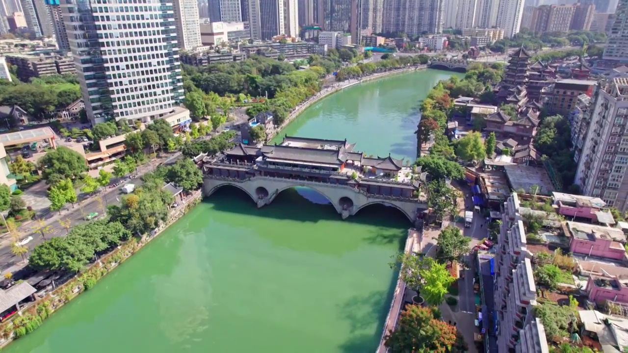 成都九眼桥安顺廊桥府南河白昼晴天城市风光航拍实时视频素材