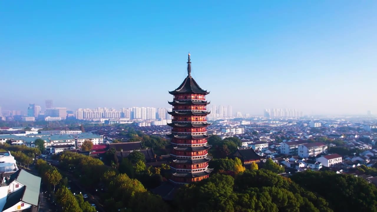 航拍苏州古城地标报恩寺塔北寺塔风景视频素材