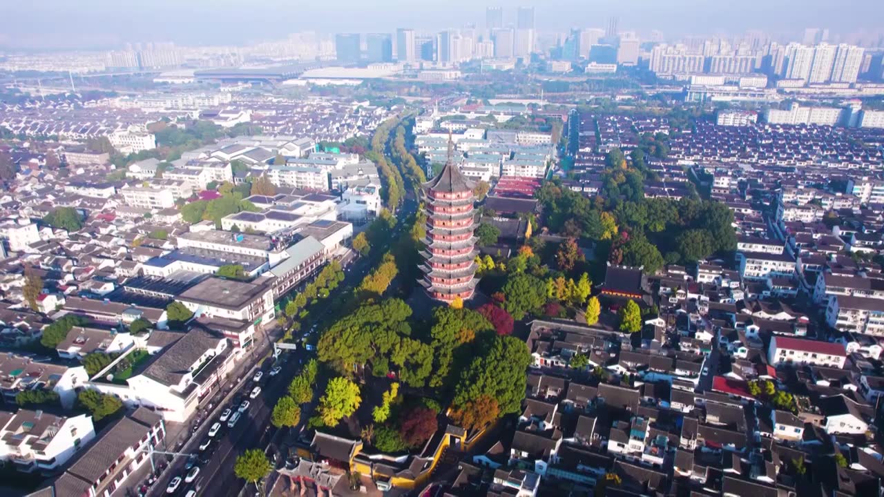 航拍苏州古城地标报恩寺塔北寺塔风景视频素材