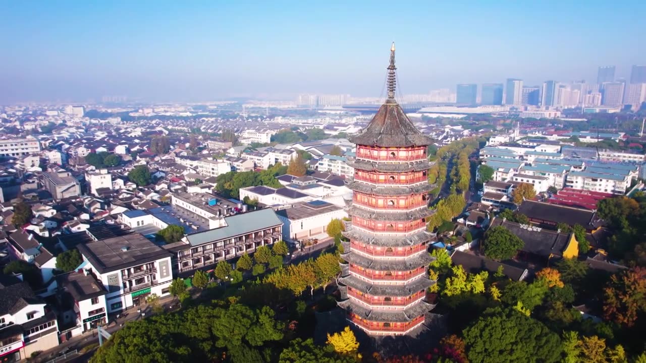 航拍苏州古城地标报恩寺塔北寺塔风景视频素材