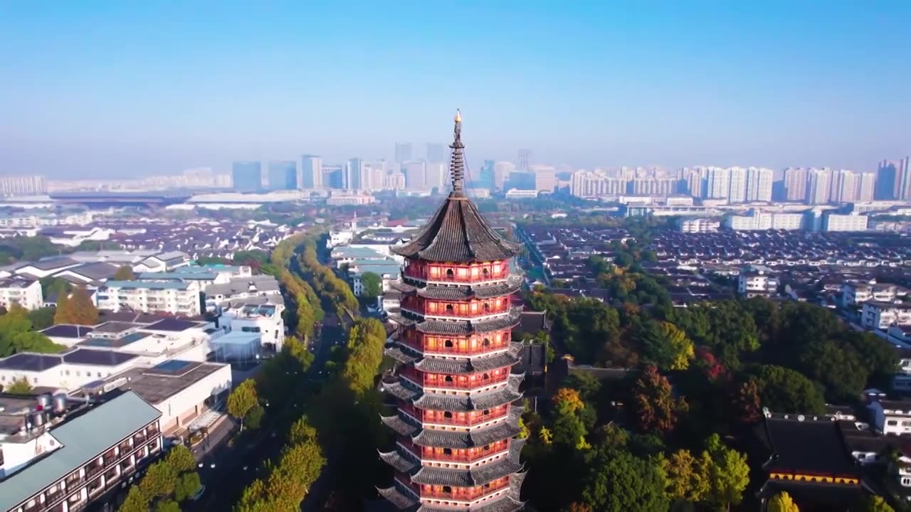 航拍苏州古城地标报恩寺塔北寺塔风景视频素材