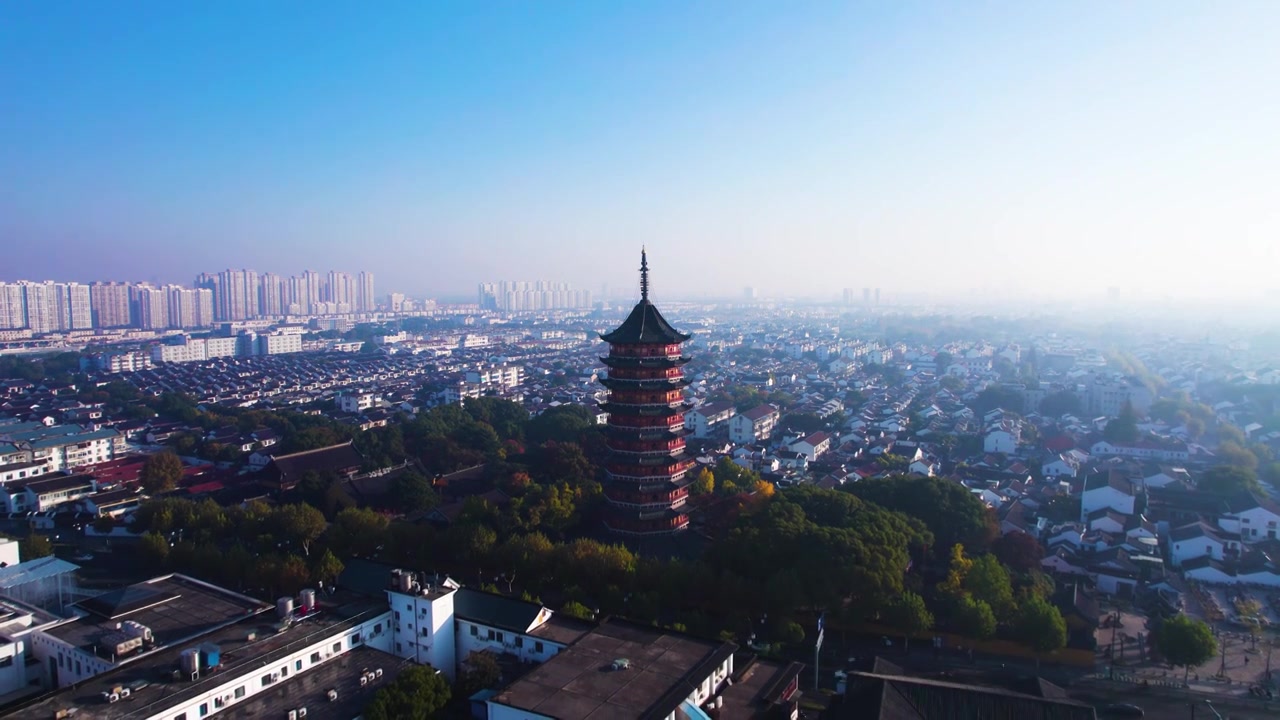 航拍苏州古城地标报恩寺塔北寺塔风景视频素材