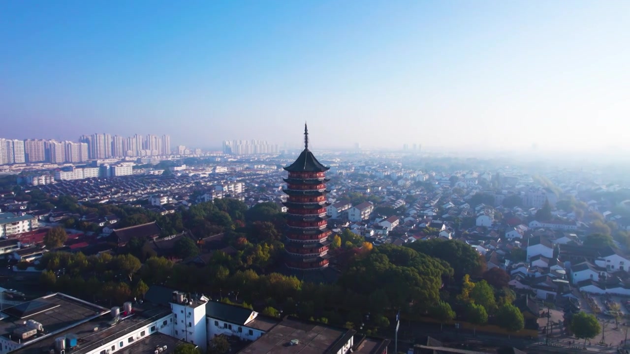 航拍苏州古城地标报恩寺塔北寺塔风景视频素材