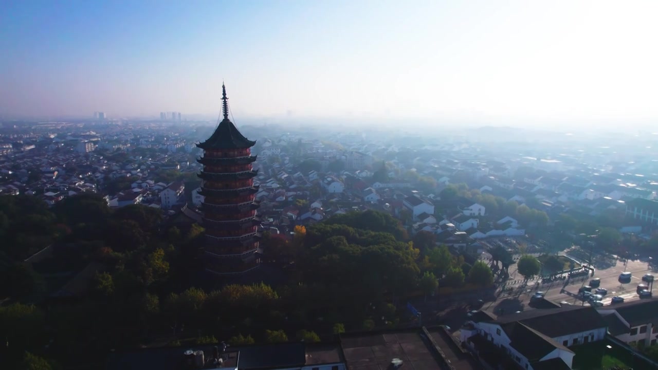 航拍苏州古城地标报恩寺塔北寺塔风景视频素材