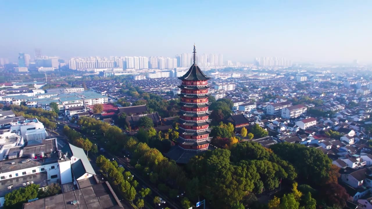 航拍苏州古城地标报恩寺塔北寺塔风景视频素材